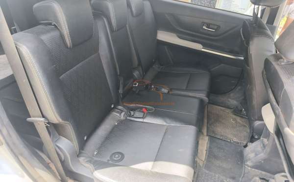 TOYOTA  AVANZA  VELOZ