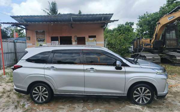 TOYOTA  AVANZA  VELOZ