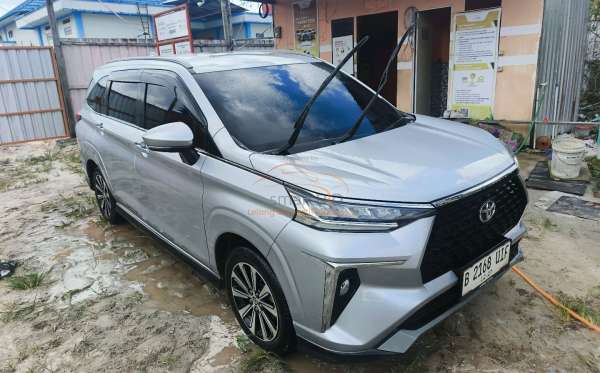 TOYOTA  AVANZA  VELOZ