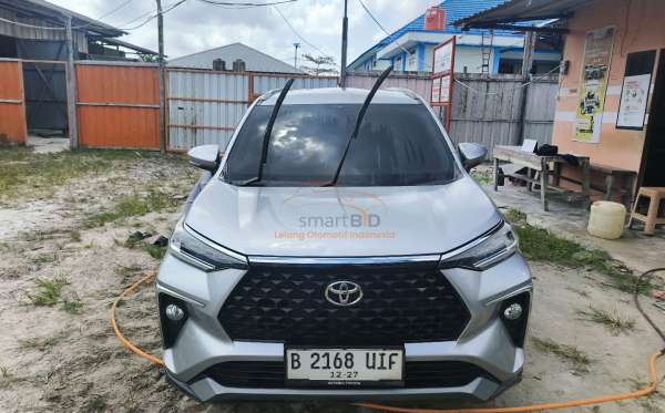 TOYOTA  AVANZA  VELOZ