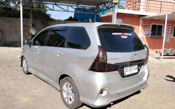 TOYOTA AVANZA VELOZ