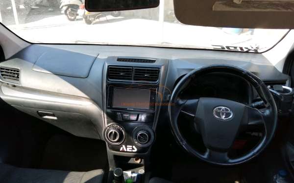TOYOTA AVANZA VELOZ