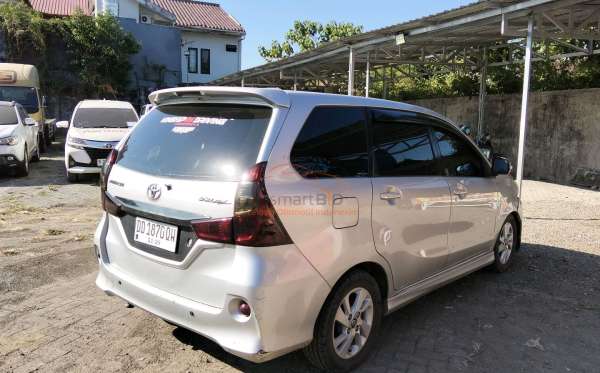 TOYOTA AVANZA VELOZ