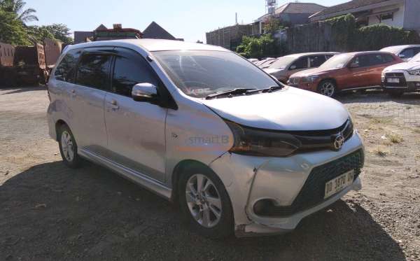 TOYOTA AVANZA VELOZ