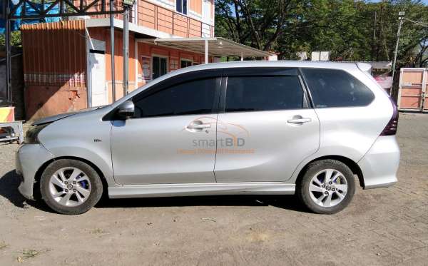 TOYOTA AVANZA VELOZ