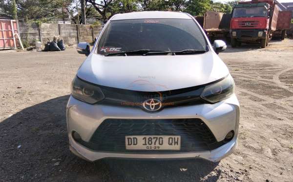 TOYOTA AVANZA VELOZ