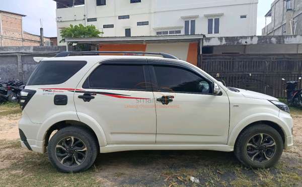 TOYOTA RUSH