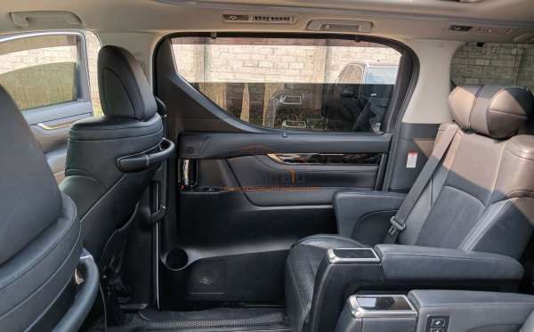 TOYOTA VELLFIRE ZG