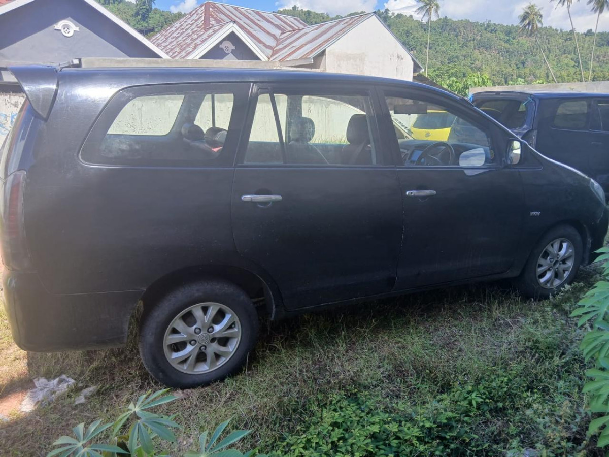 TOYOTA INNOVA G