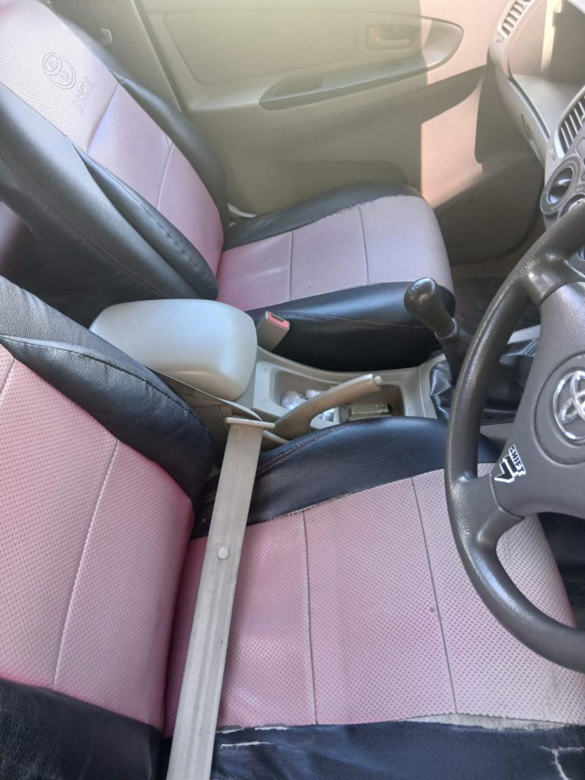 TOYOTA INNOVA G