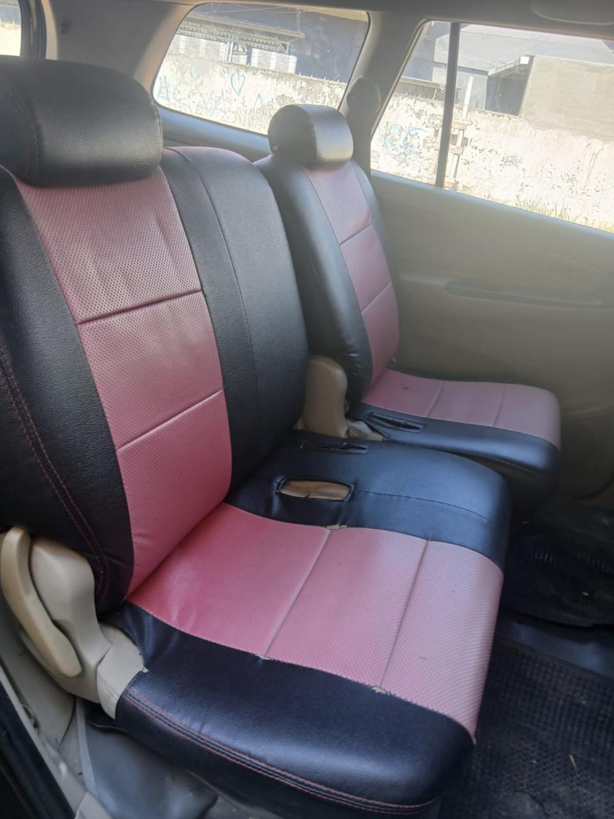 TOYOTA INNOVA G