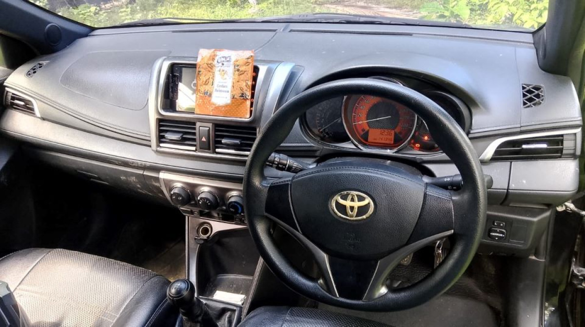 TOYOTA YARIS G