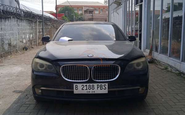 BMW 730L I  AT