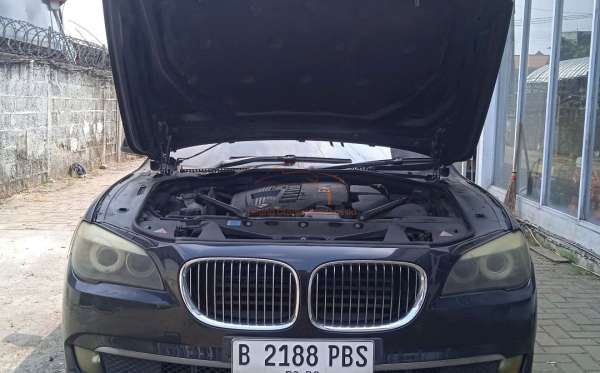 BMW 730L I  AT