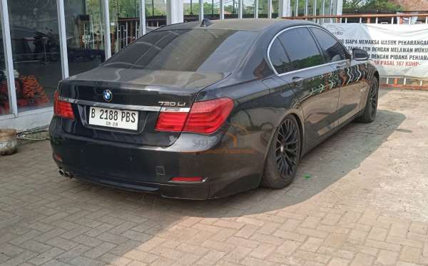 BMW 730L I  AT