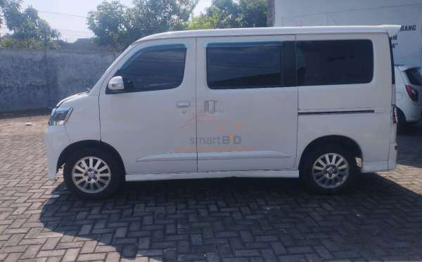 DAIHATSU LUXIO X