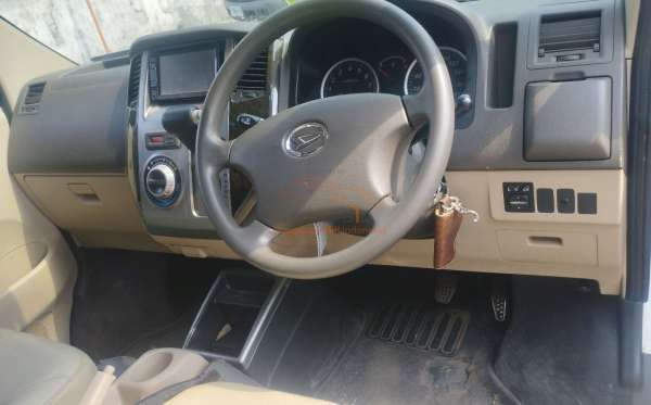 DAIHATSU LUXIO X