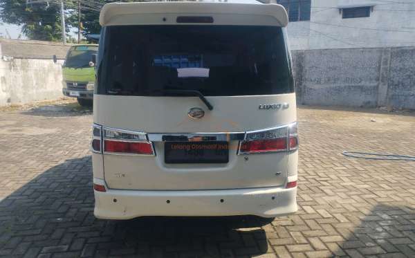 DAIHATSU LUXIO X