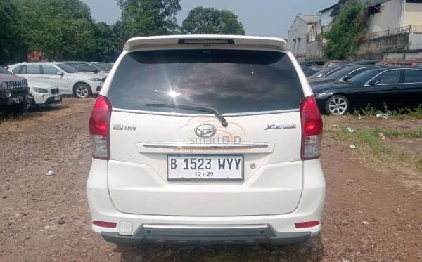 DAIHATSU XENIA R