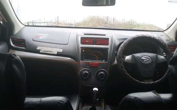 DAIHATSU  XENIA  R