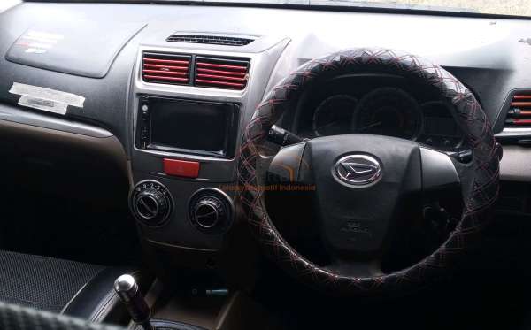 DAIHATSU  XENIA  R