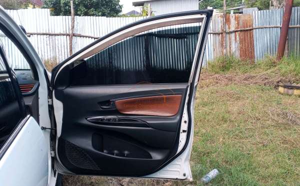 DAIHATSU  XENIA  R
