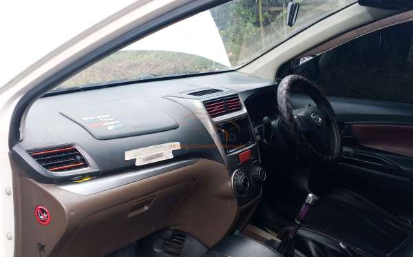 DAIHATSU  XENIA  R