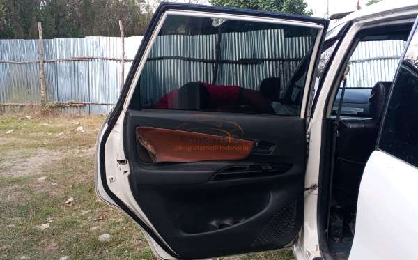 DAIHATSU  XENIA  R