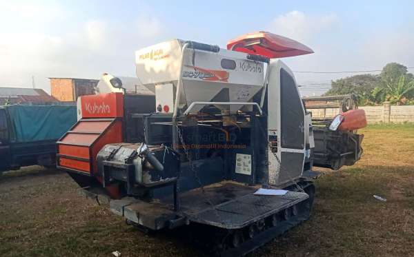 KUBOTA  TRACKTOR