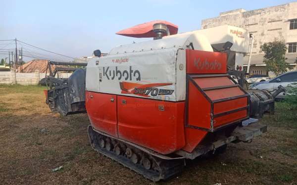KUBOTA  TRACKTOR