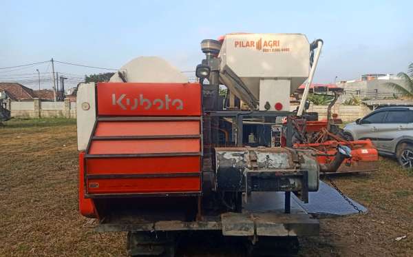 KUBOTA  TRACKTOR