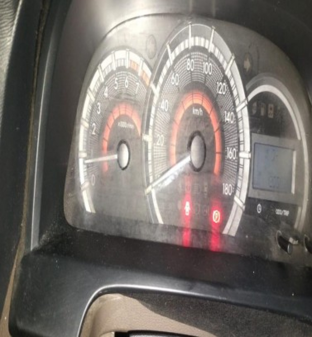 TOYOTA AVANZA