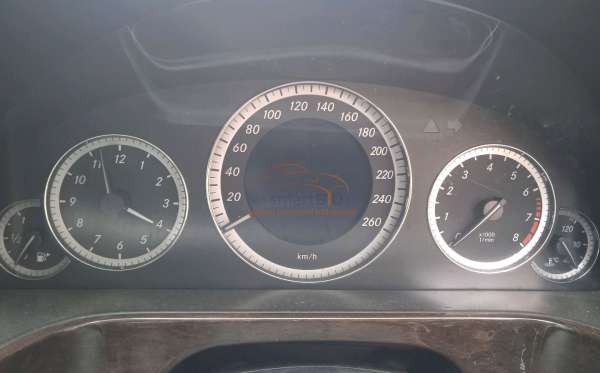 MERCEDES BENZ E 200