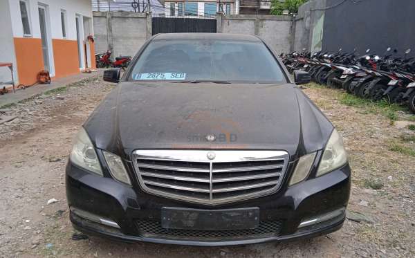 MERCEDES BENZ E 200