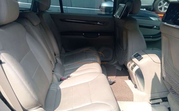MERCEDES BENZ R 300 L AT (CBU)