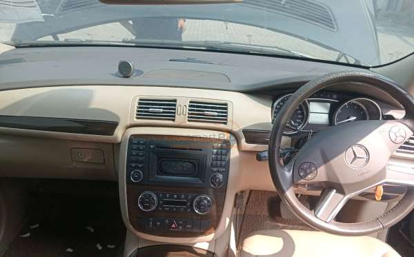 MERCEDES BENZ R 300 L AT (CBU)