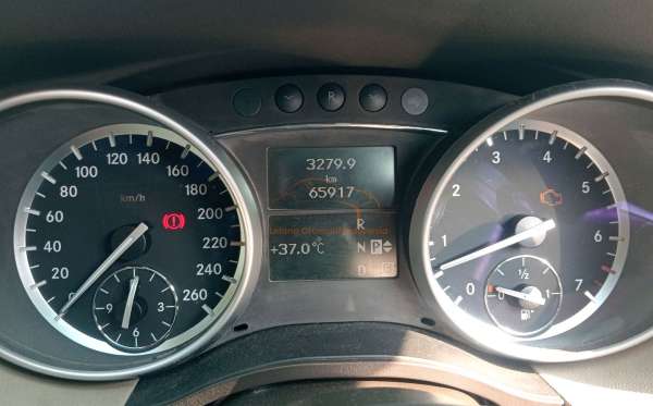 MERCEDES BENZ R 300 L AT (CBU)