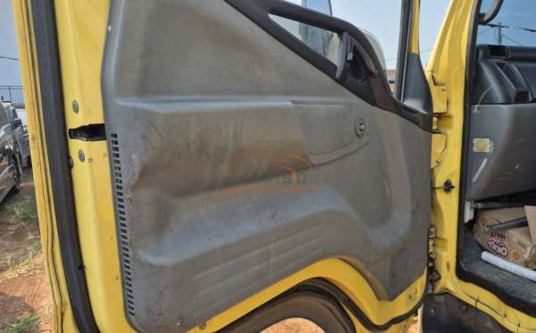 MITSUBISHI CANTER FE 74