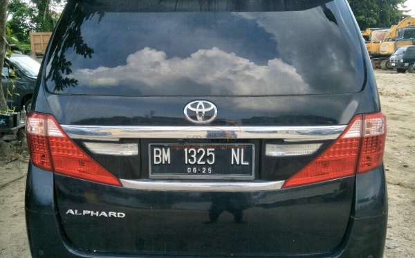 TOYOTA ALPHARD 2.4 X