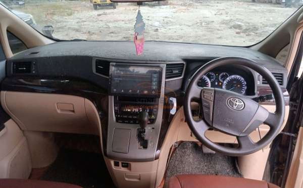 TOYOTA ALPHARD 2.4 X