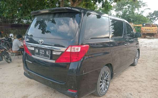 TOYOTA ALPHARD 2.4 X