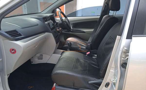 TOYOTA AVANZA 1.3 E