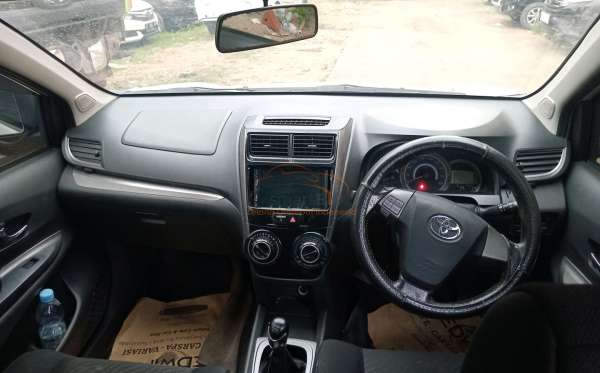 TOYOTA  AVANZA  VELOZ