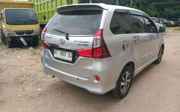 TOYOTA  AVANZA  VELOZ