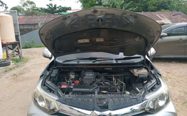 TOYOTA  AVANZA  VELOZ