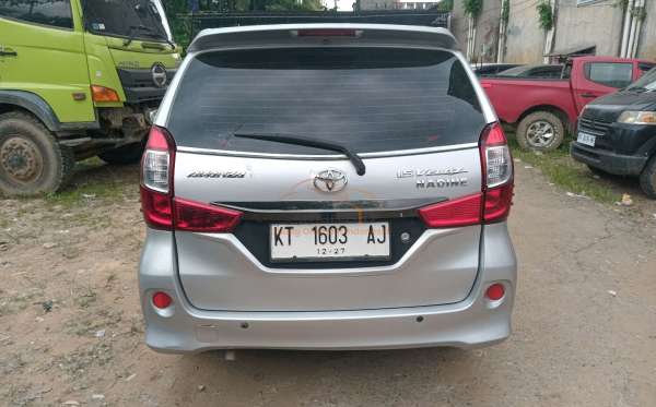 TOYOTA  AVANZA  VELOZ