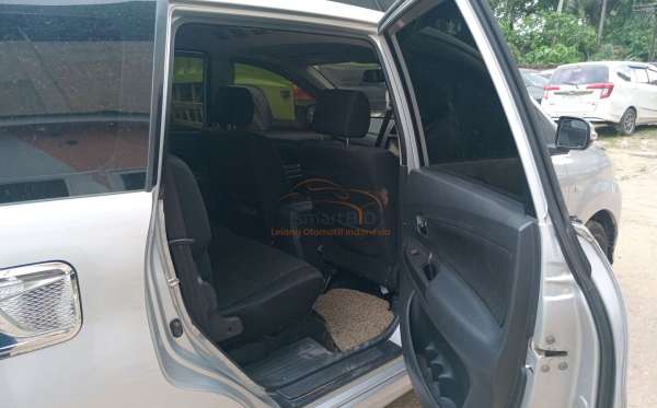 TOYOTA  AVANZA  VELOZ