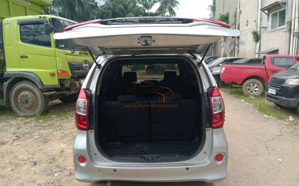 TOYOTA  AVANZA  VELOZ