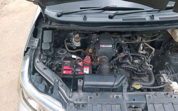 TOYOTA  AVANZA  VELOZ