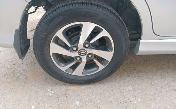 TOYOTA  AVANZA  VELOZ